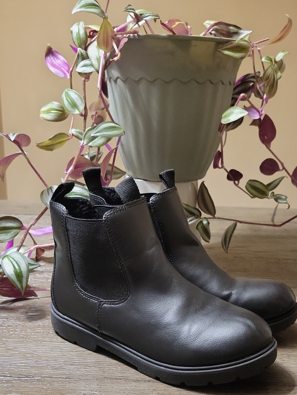 H&M Kids Black Chelsea Boots with Pull Tabs